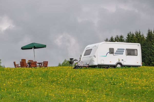Top 10 des incontournables pour un séjour camping nature réussi